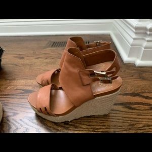 Vince Camino tan sandals